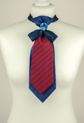 Cravate rouge et bleue