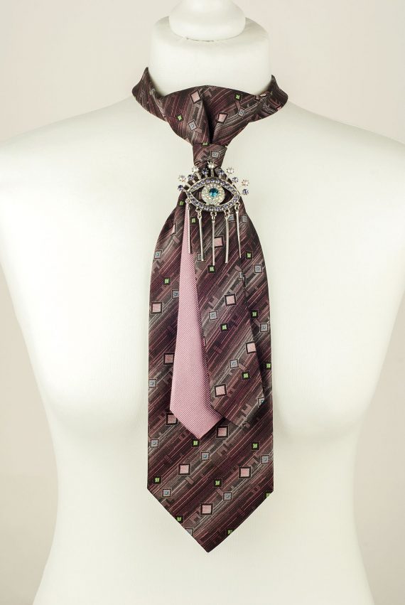 Cravate pendentif œil, cravate rose blush