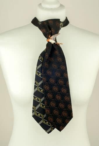 Cravate marron, cravate noire, cravate oiseau